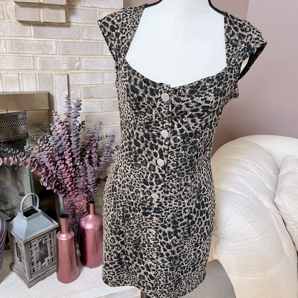 URBAN OUTFITTERS Samantha Leopard Print Button Front Dress - Brown Motif
